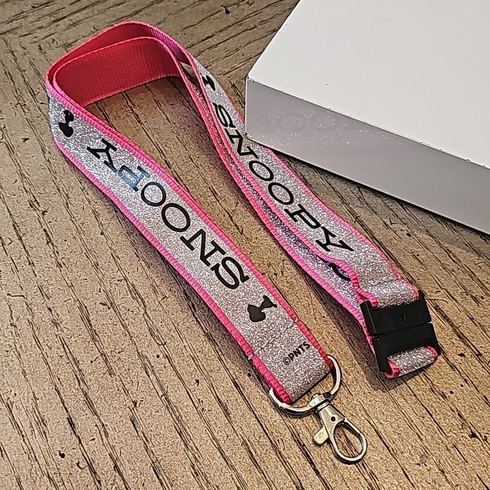 Snoopy keychain card necklace NWOT